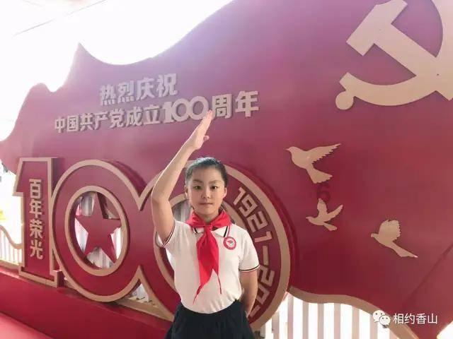 夏季纽扣裙