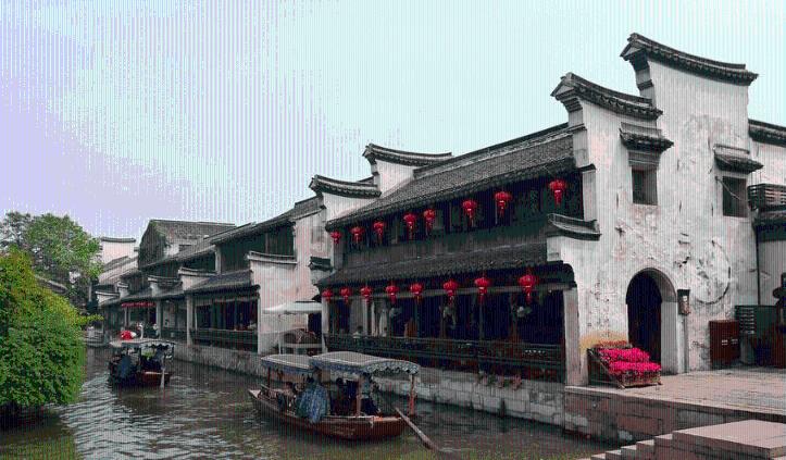 时尚芭比做美甲